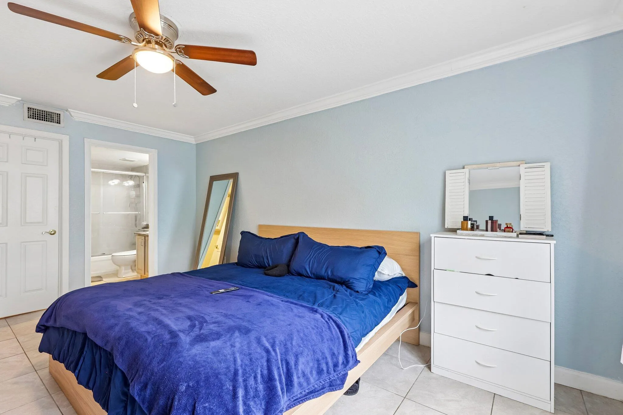 18-web-or-mls-NE 15th Ave 138-S1009-018