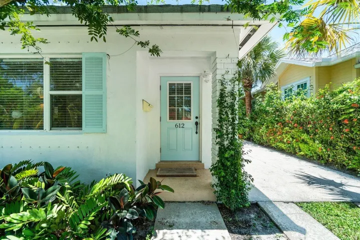 004-612KanugaDrive-WestPalmBeach-FL-3340