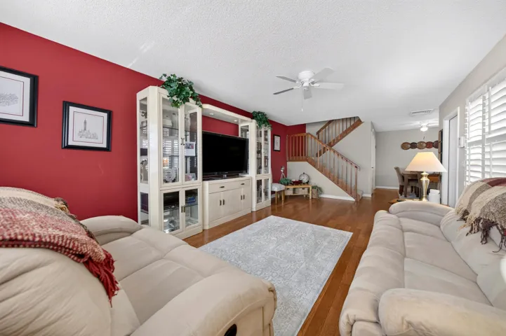 010-012-Living Room-4000x2662