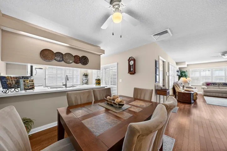 014-016-Dining RoomKitchen-4000x2658