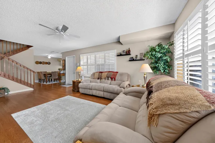 008-008-Living Room-4000x2662
