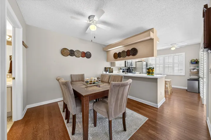 011-027-Dining RoomKitchen-4000x2662