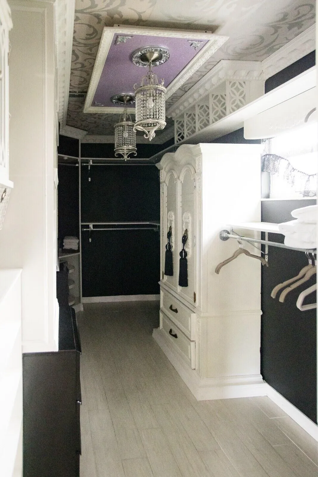 Walk-in Closet