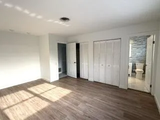 Primary Bed & Bath