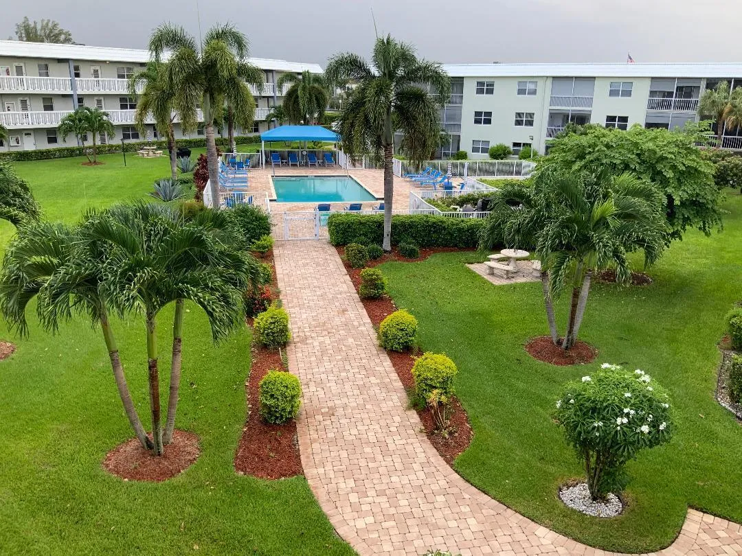 Pathway to pool