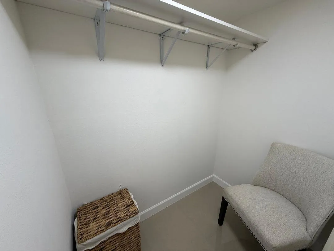 Walk in closet