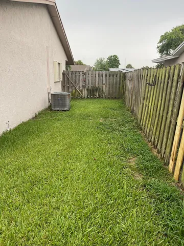 SIDE YARD