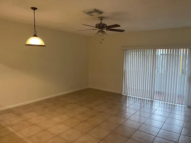 LIVING/DINING
