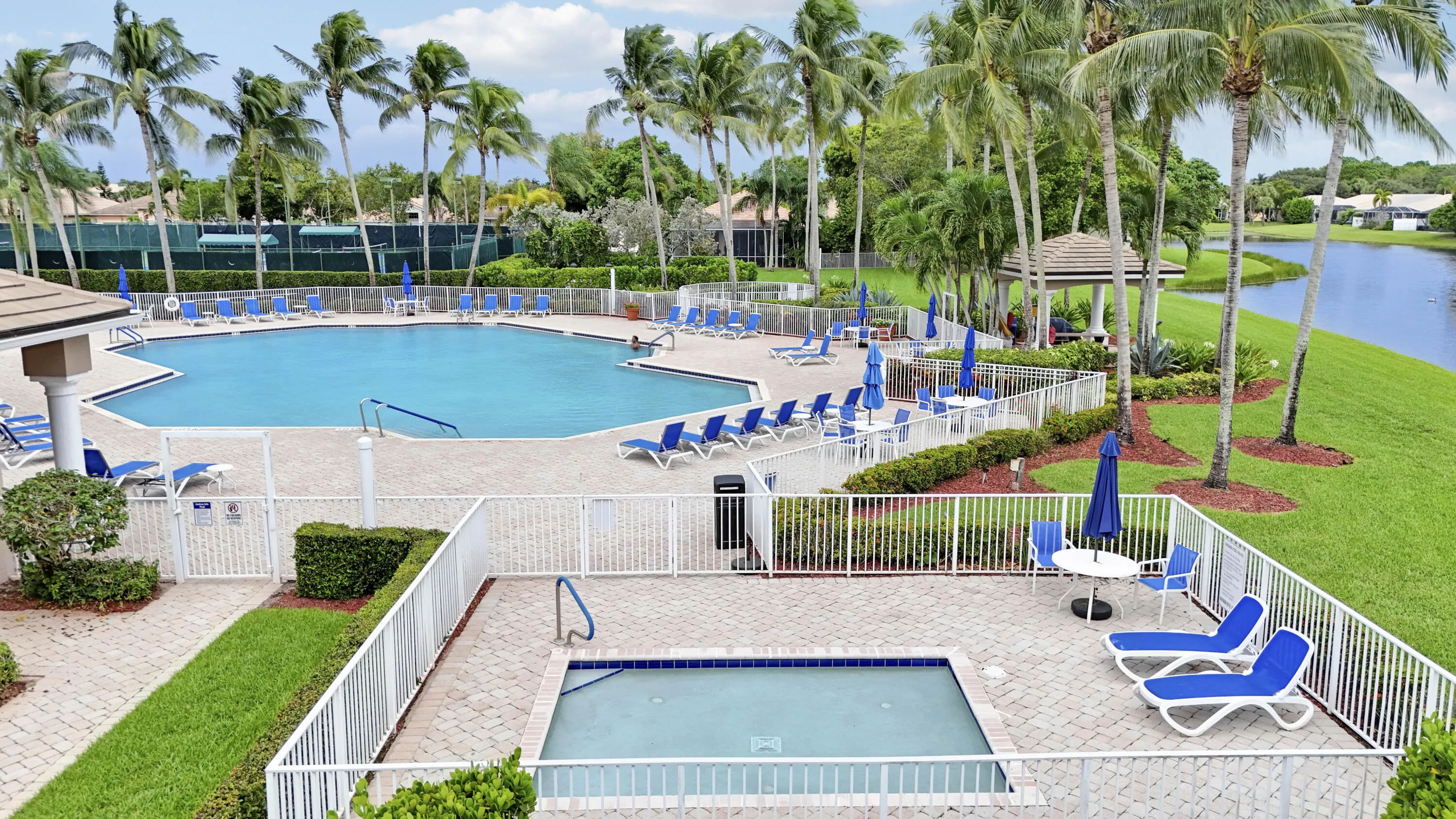 Community Pool & Spa