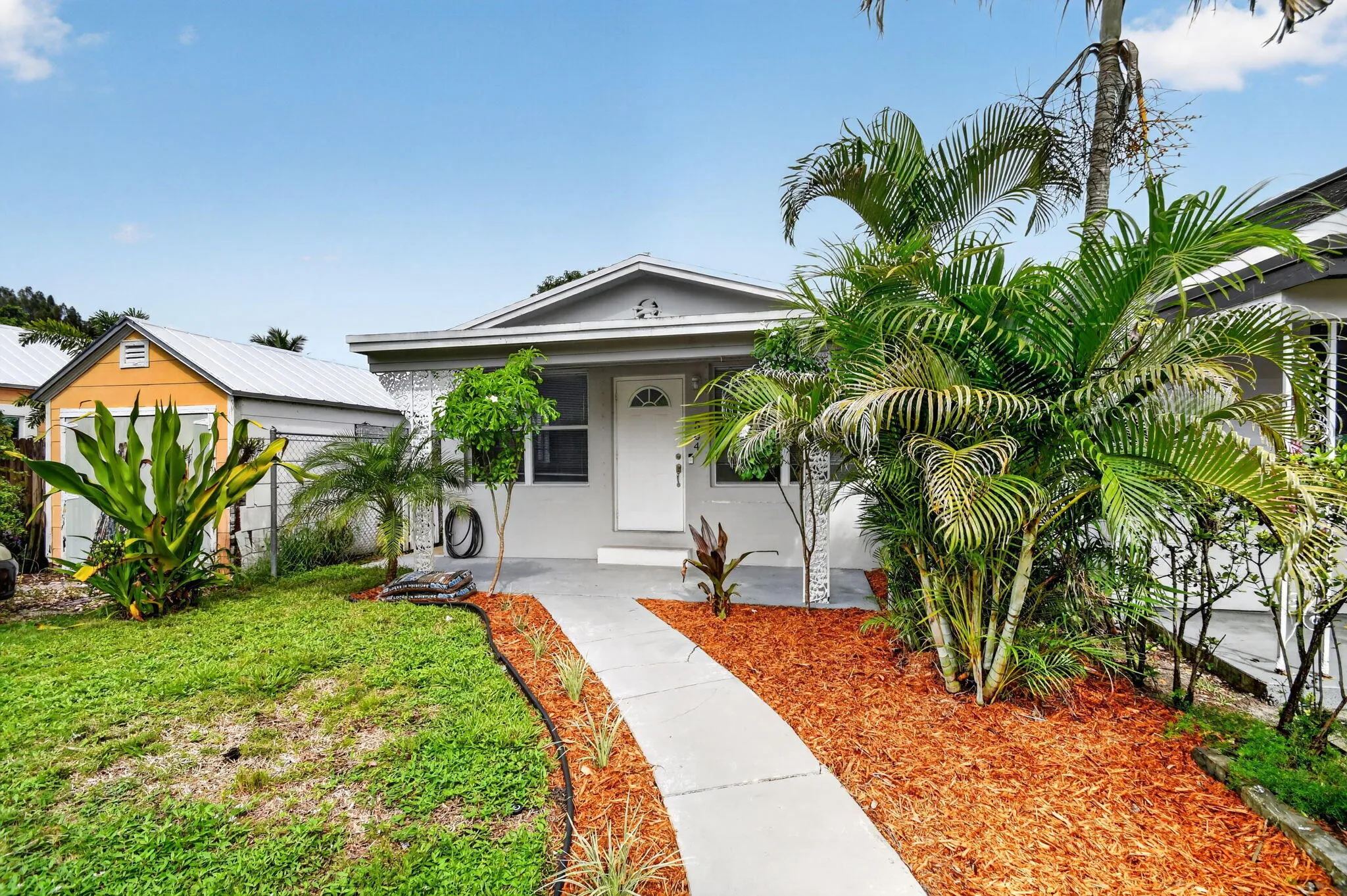 New Landscaping & Mulch