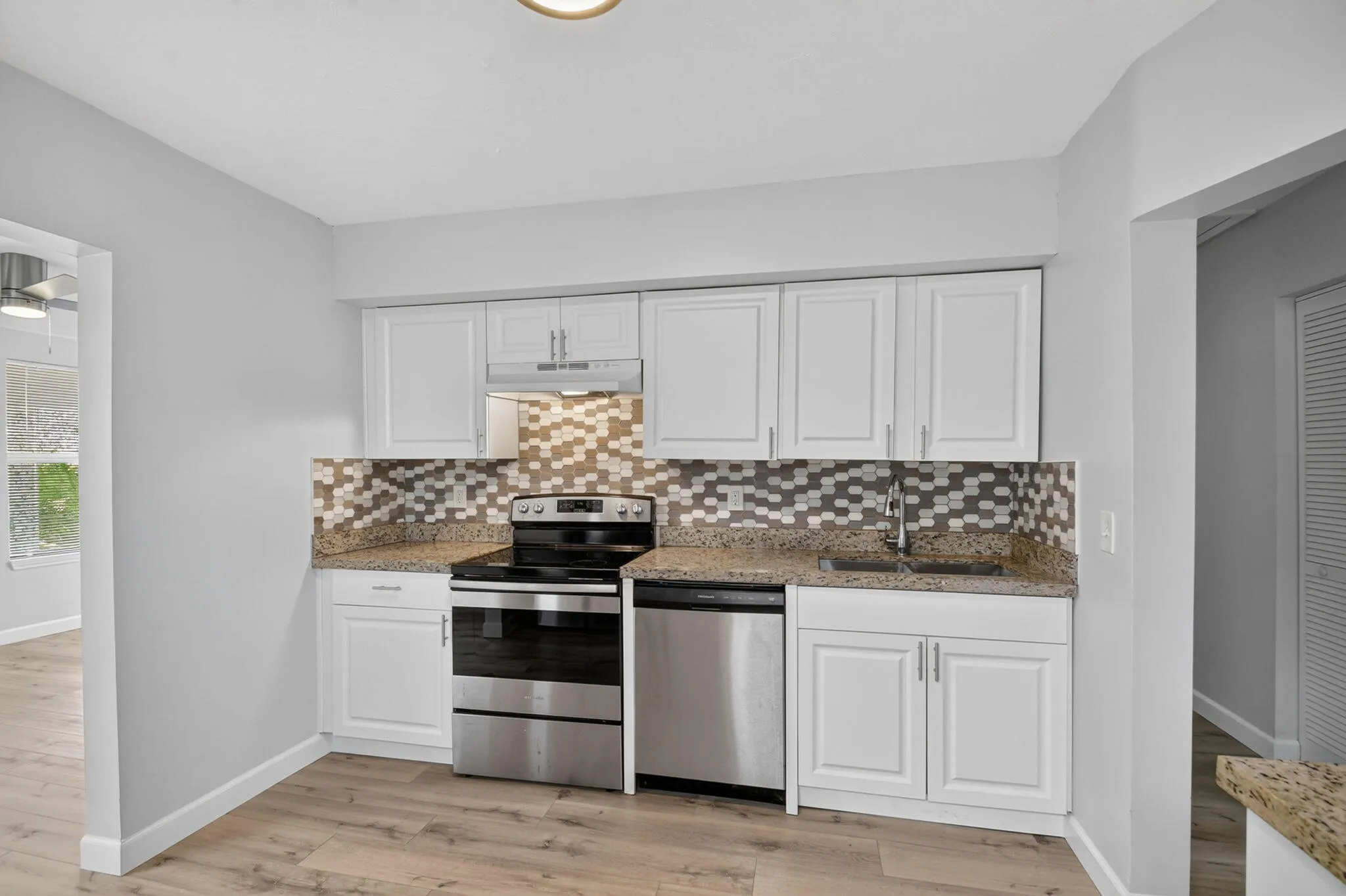 Gorgeous tile Backsplash