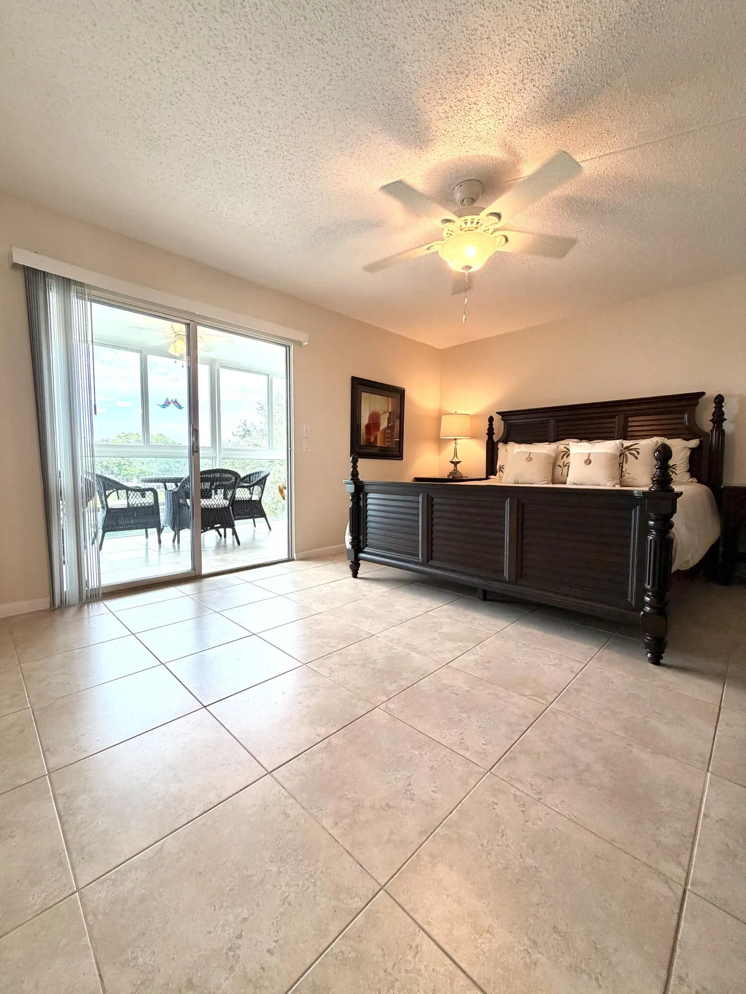 Large Master with King Size Bed