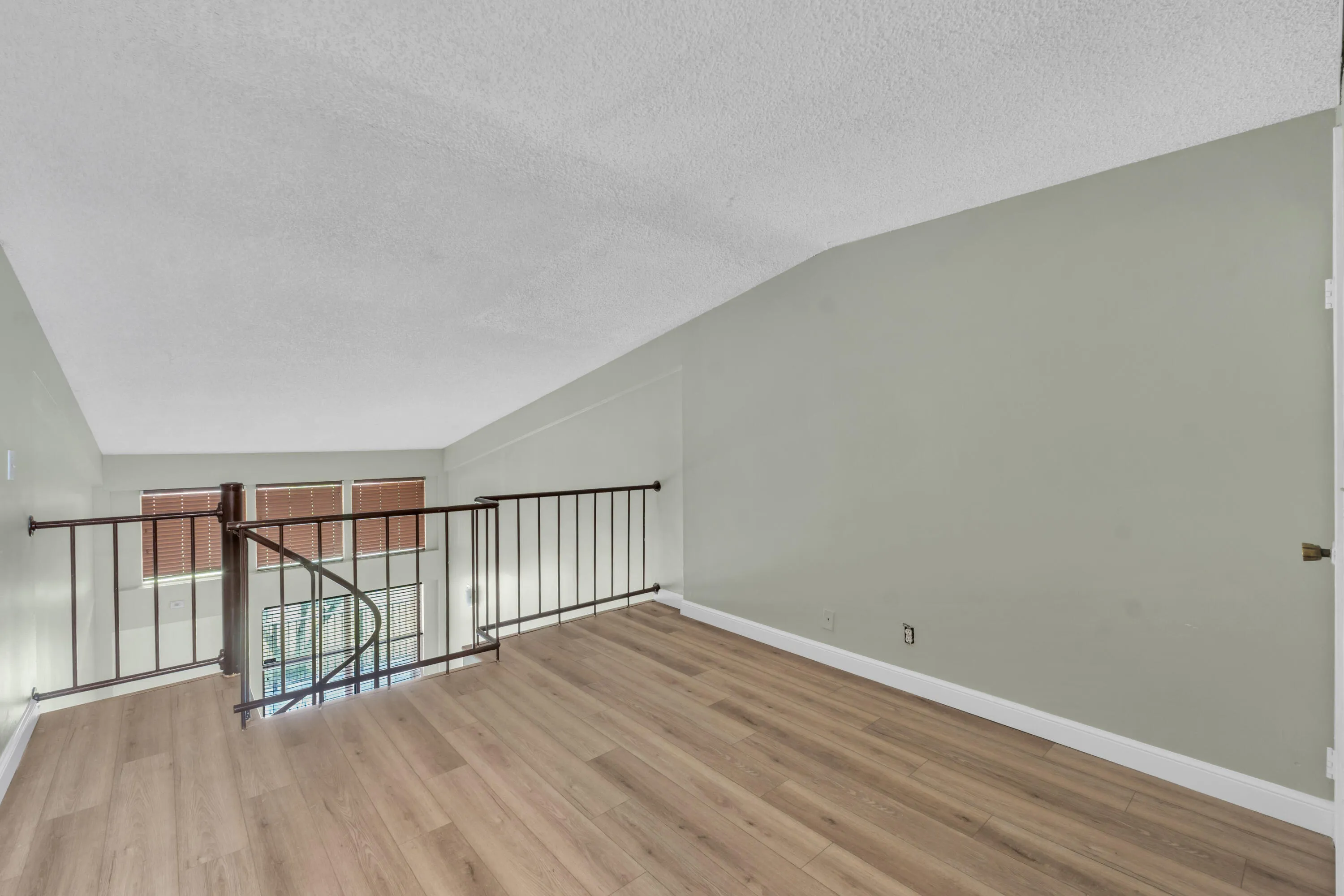 4171 NW 26th St T2-3