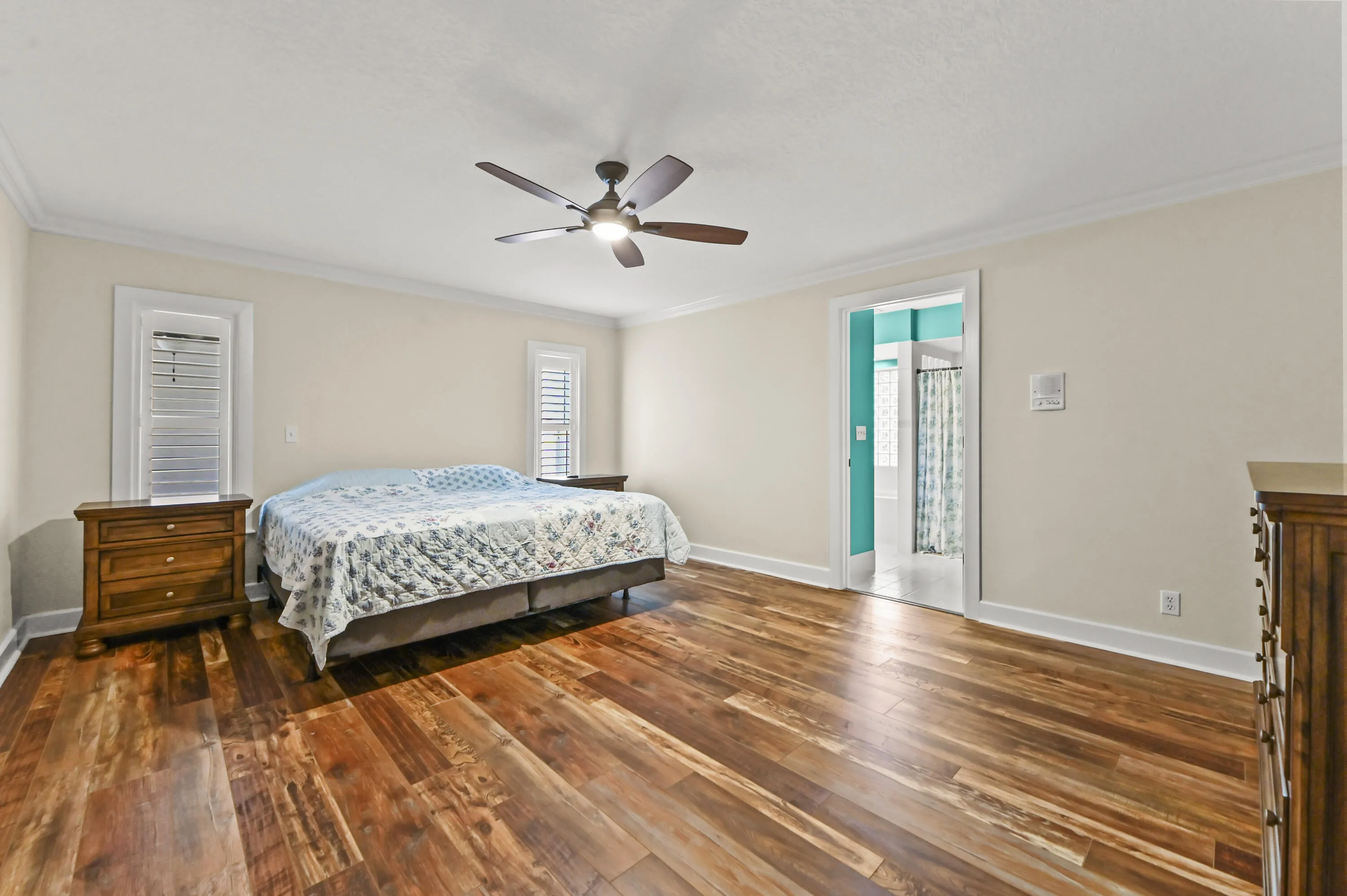37 Bedroom 01