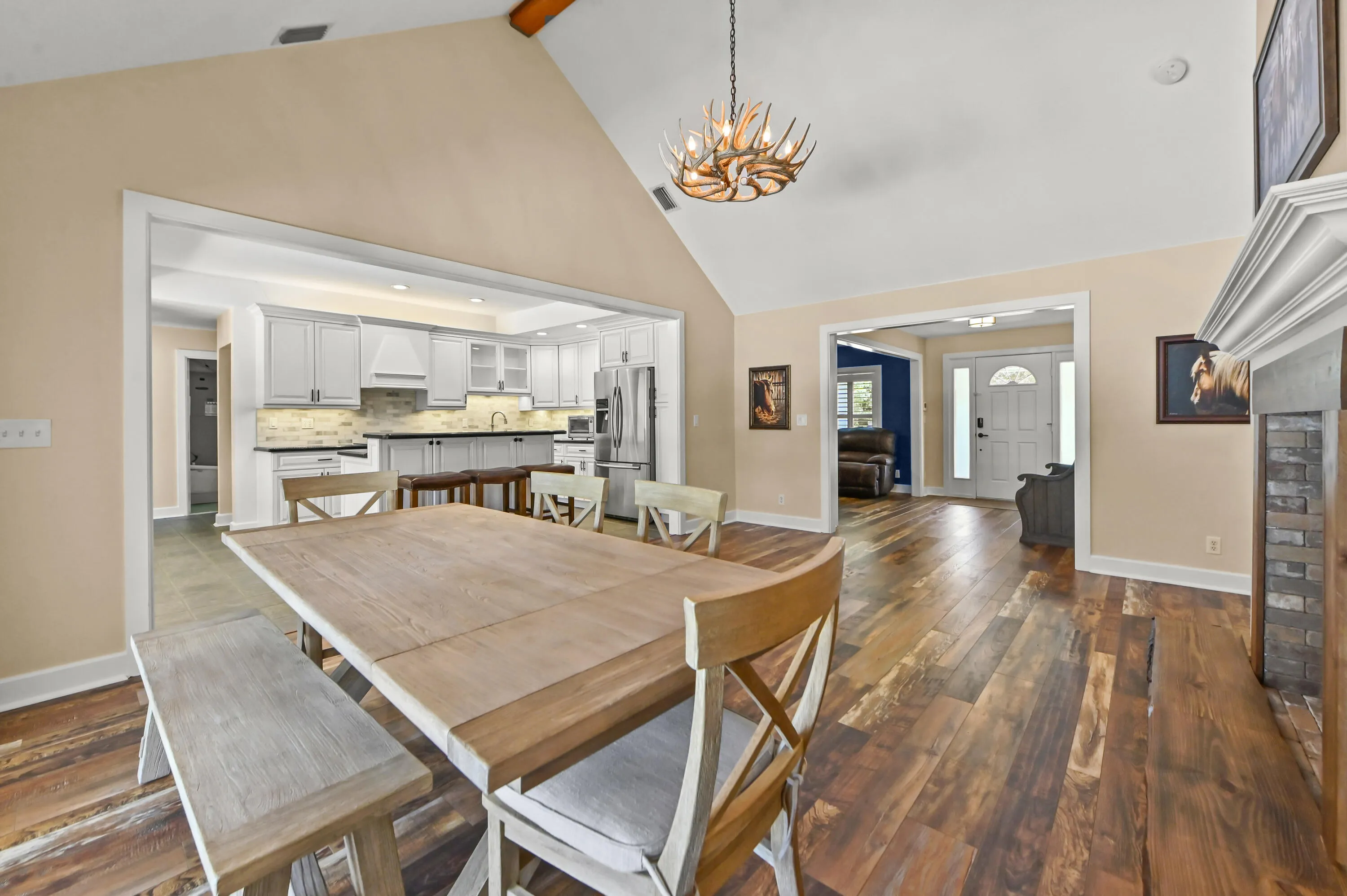 12 Dining room 04