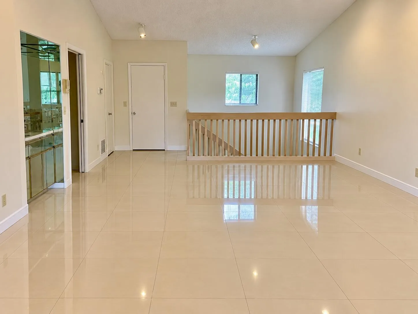 living area 5