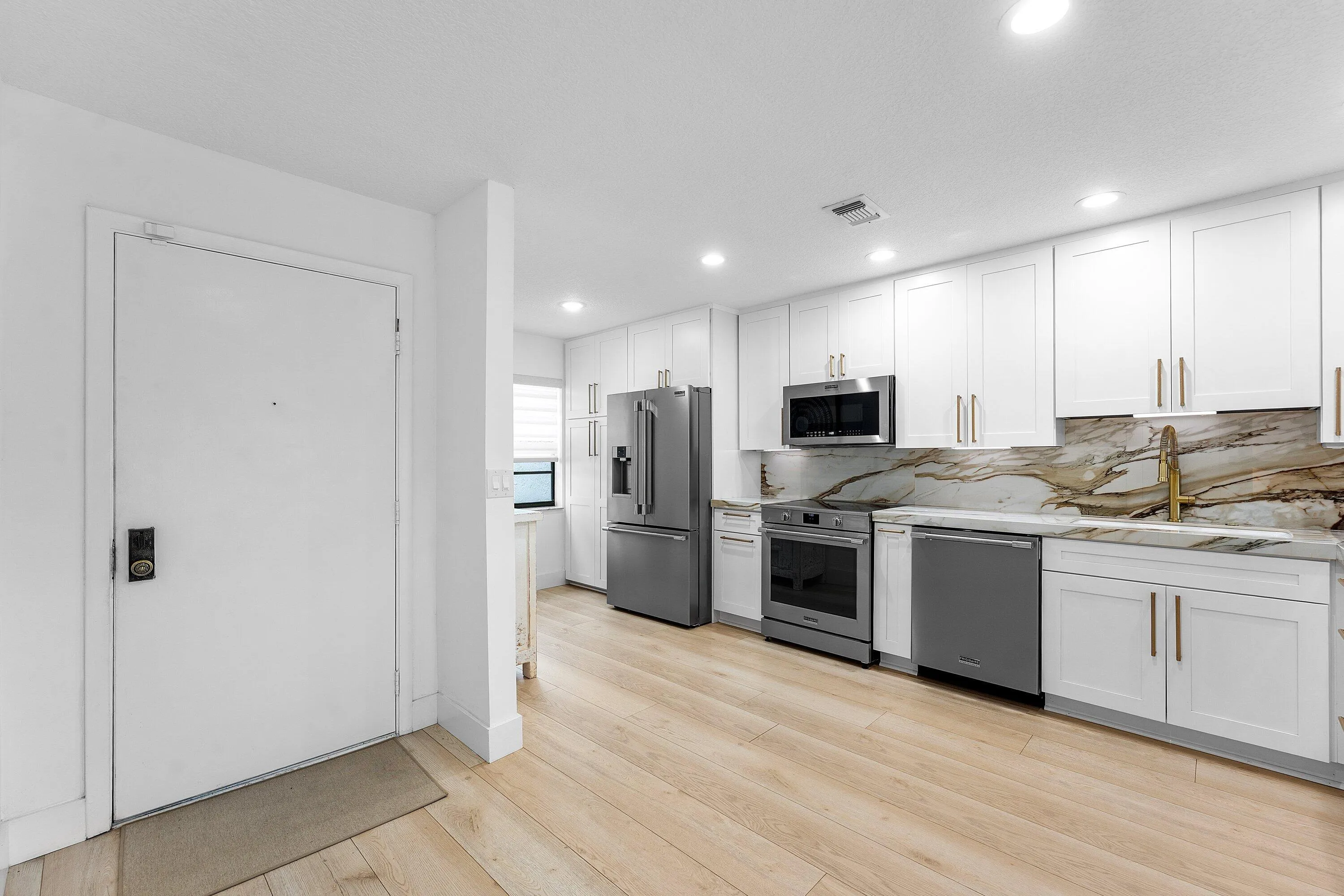005-11SouthportLane-E-BoyntonBeach-FL-33