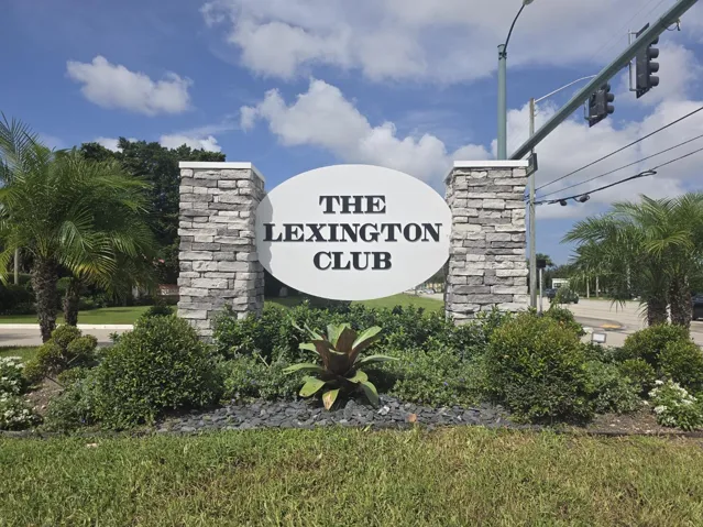 LEXINGTON CLUB ENTRANCE SIGN