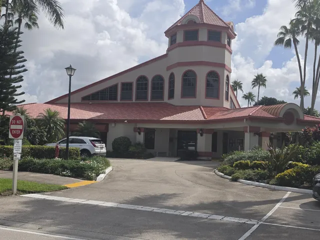 COMMUNITY CLUBHOUSE EXTERIOR