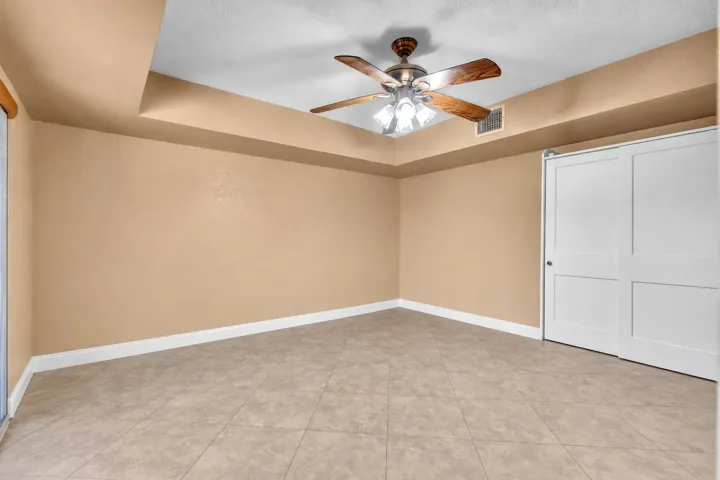 LOWER LEVEL GROUND FLOOR BEDROOM!