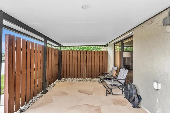 GREAT OUTDOOR ENTERTAINING AREA
