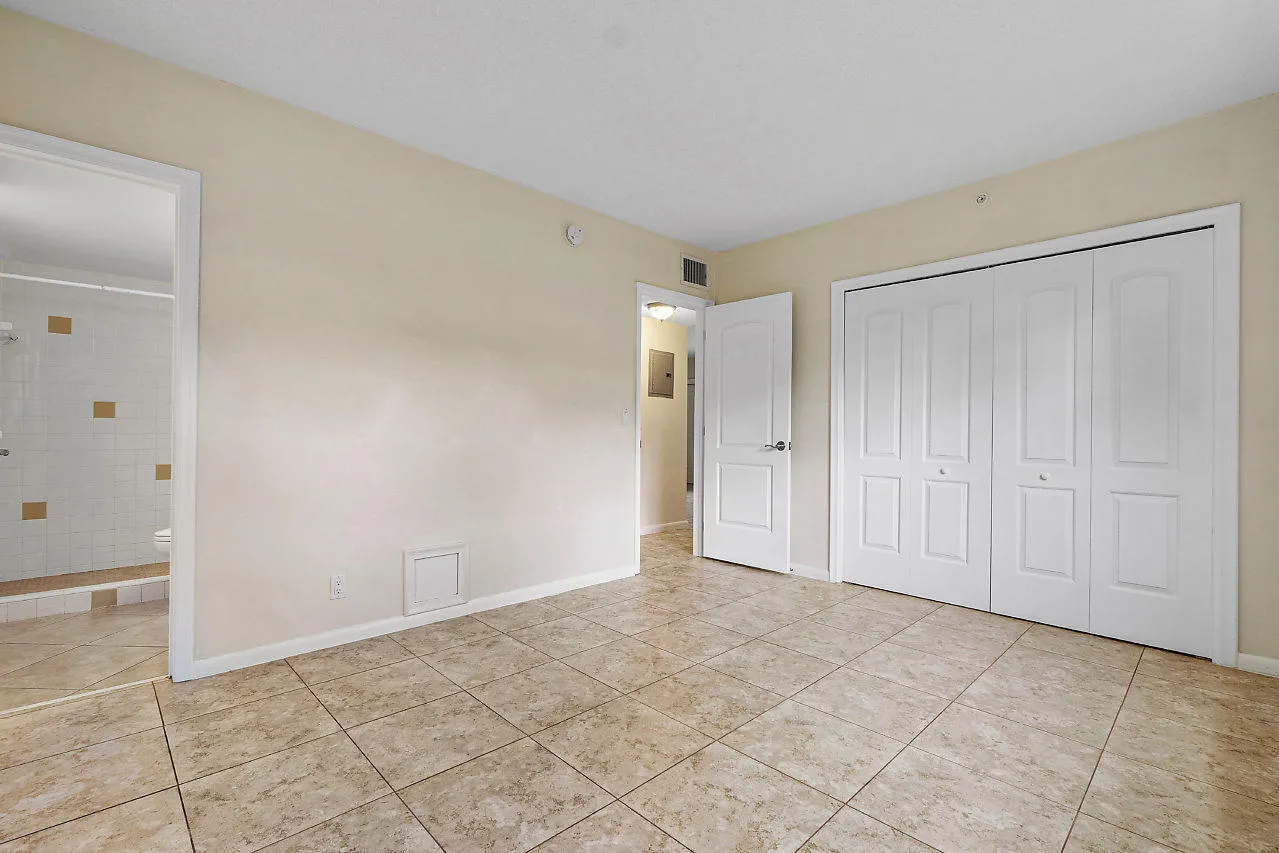 014-701NESeventhAve-DelrayBeach-FL-small