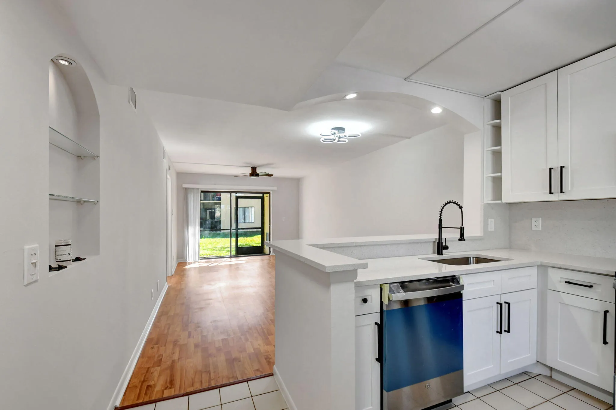 QUARTZ COUNTERTOPS