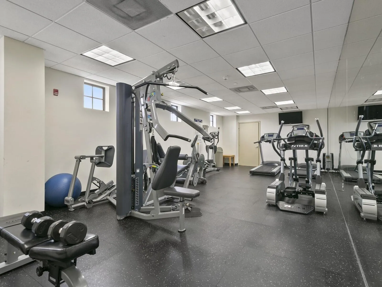 072_Fitness Room