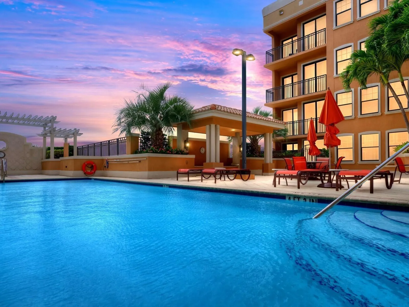 034_Stunning Pool