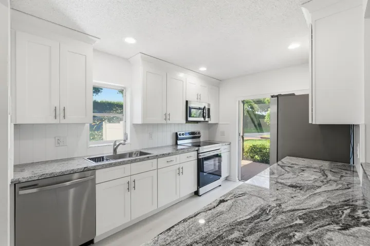 13-web-or-mls-8861_Echo_Lane_06737