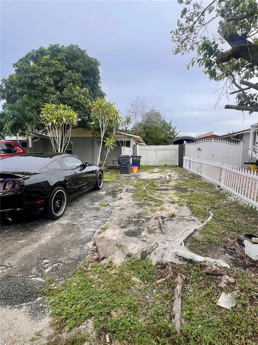 Side front yard