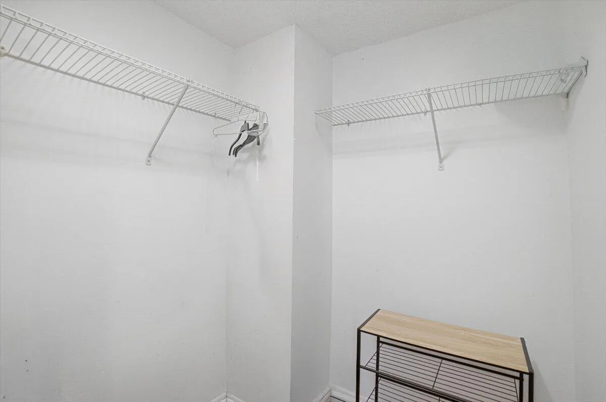 16-Bedroom1-Closet