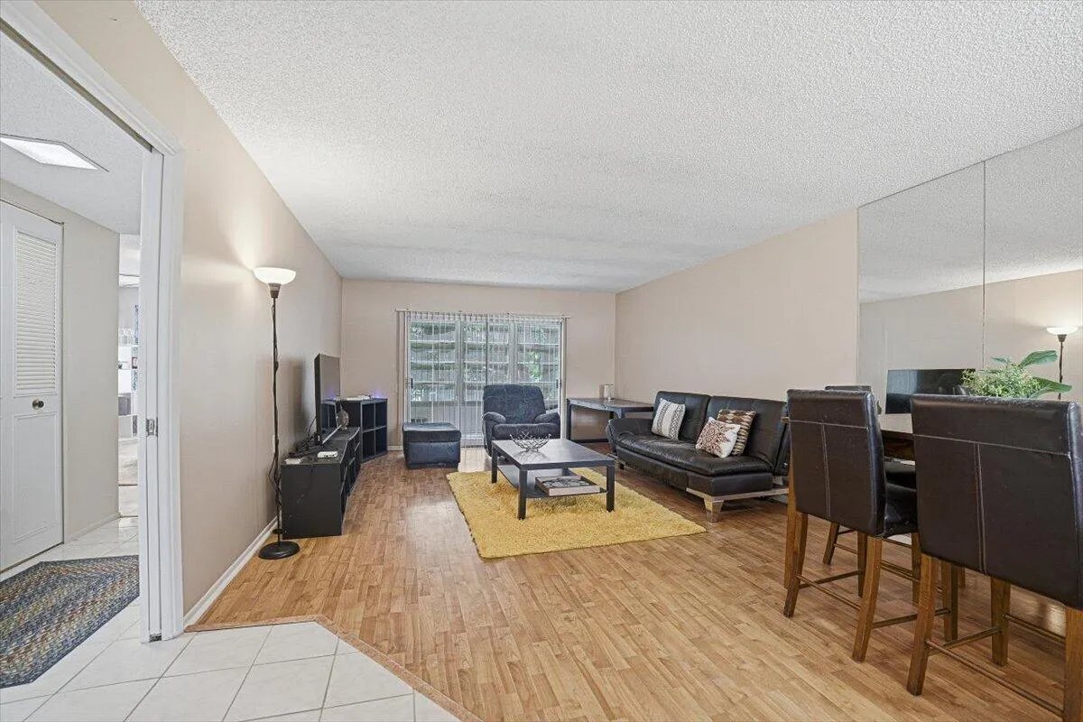 30-Livingroom