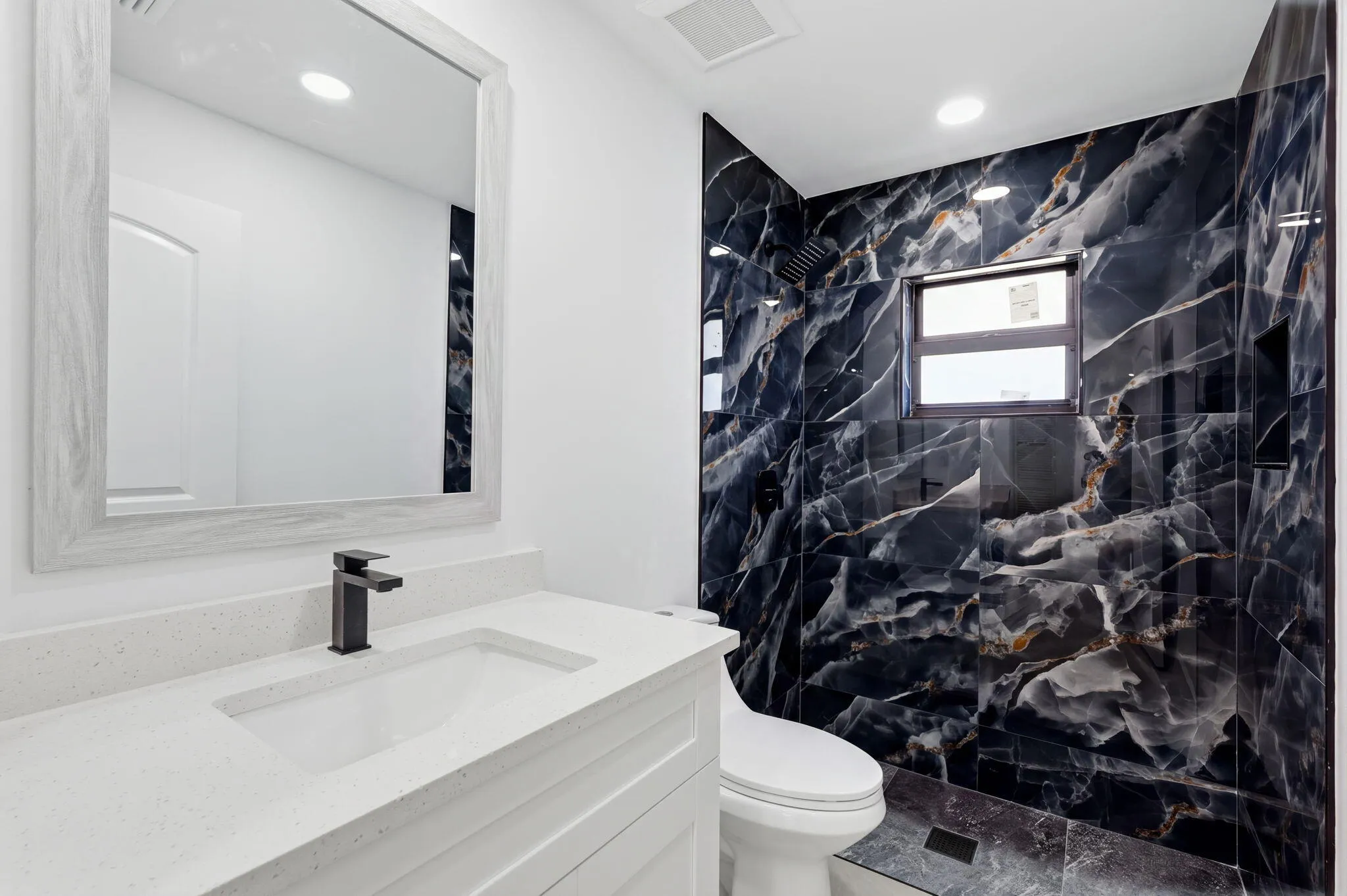18-web-or-mls-18477_W_Sycamore_Dr_06344