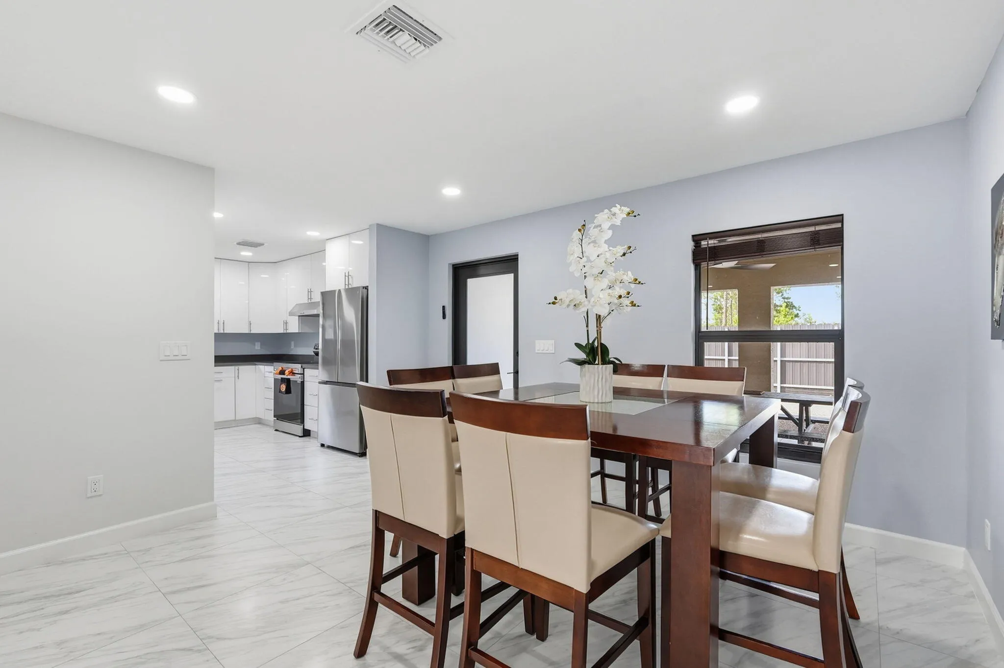 55-web-or-mls-18477_W_Sycamore_Dr_06497