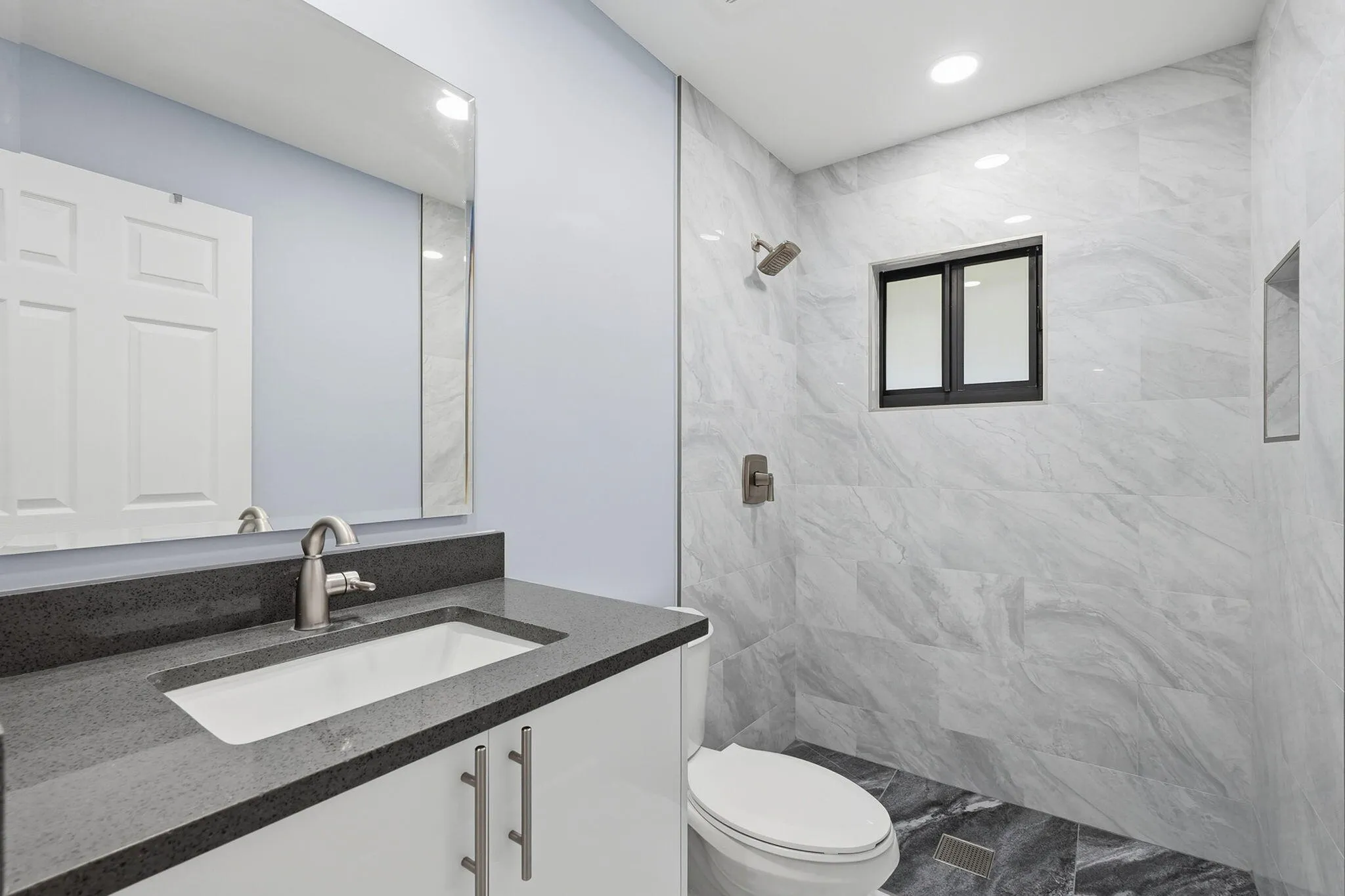 40-web-or-mls-18477_W_Sycamore_Dr_06431