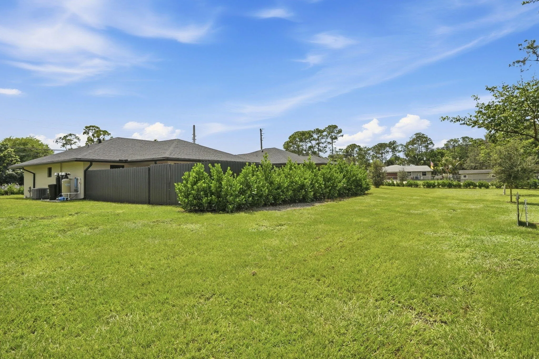 11-web-or-mls-18477_W_Sycamore_Dr_06305