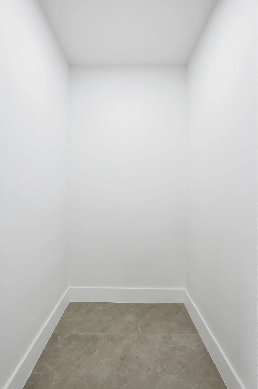 24-web-or-mls-18477_W_Sycamore_Dr_06365