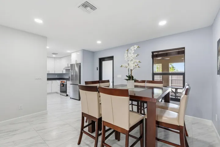 55-web-or-mls-18477_W_Sycamore_Dr_06497