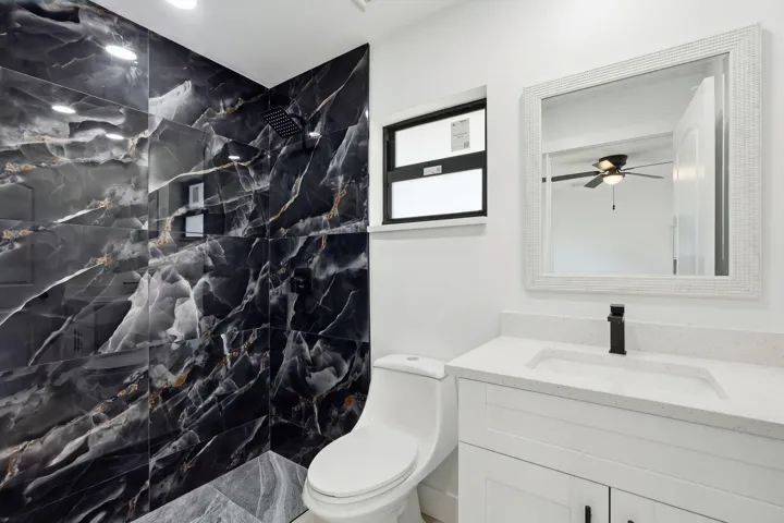 22-web-or-mls-18477_W_Sycamore_Dr_06359