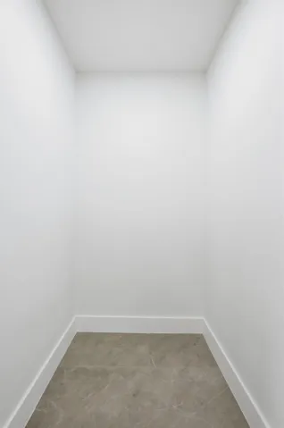 24-web-or-mls-18477_W_Sycamore_Dr_06365