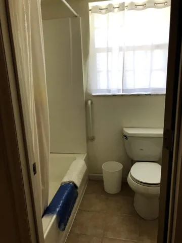 PRIVATE BATH AREA