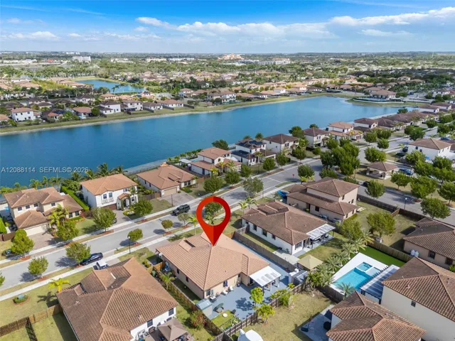 Photo 33