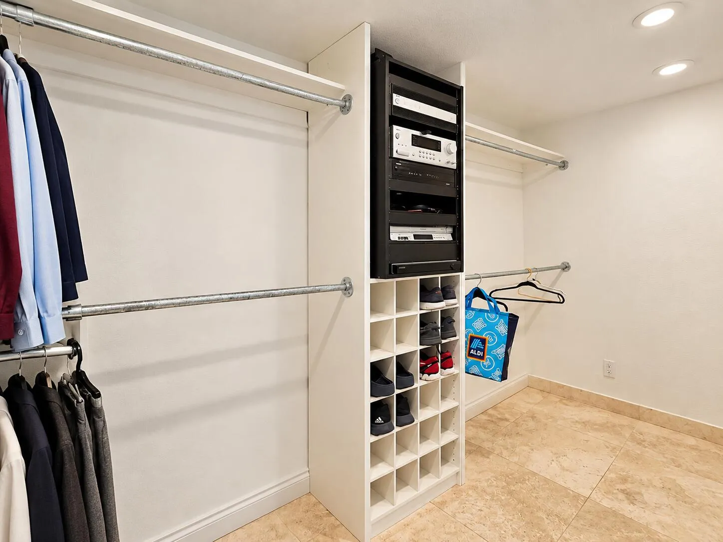 302 Dow Pompano Listing Jaclyn Anslow 32