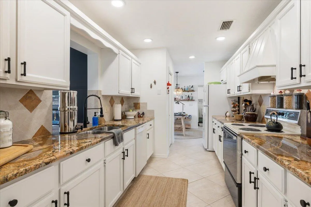 Property photo 33