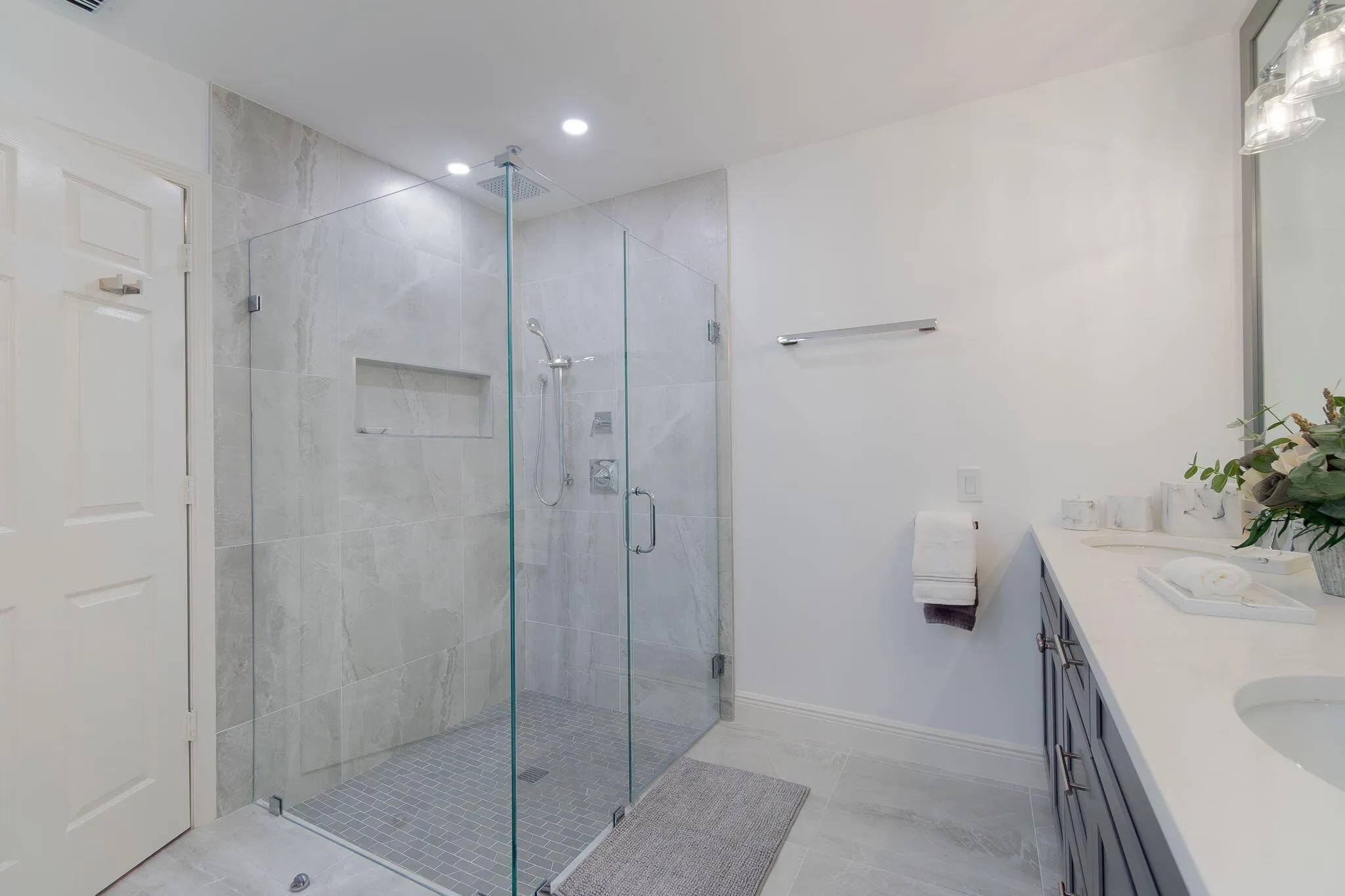 20_Master Bathroom 2