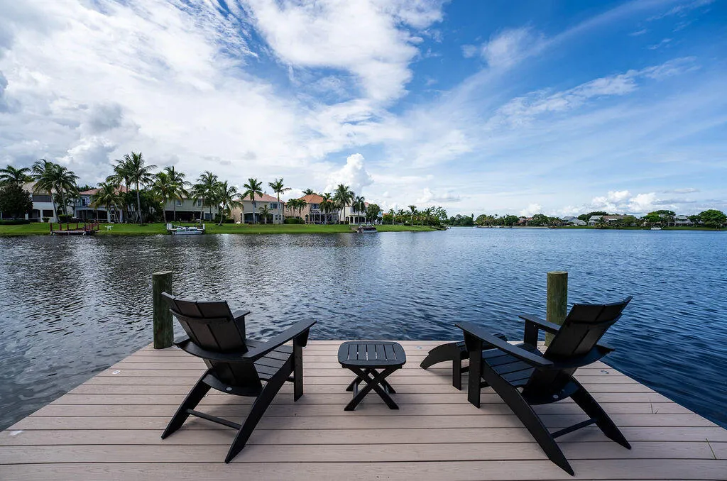 34_Deck (lake view)
