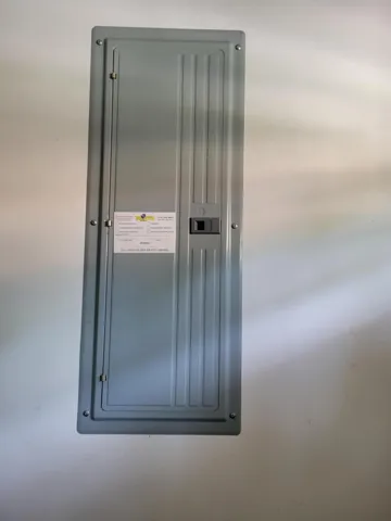 Well kept breaker box. Seimens one of the best around.