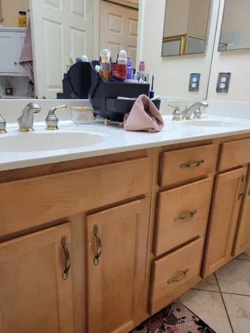 His and Her dual sinks in master bath.