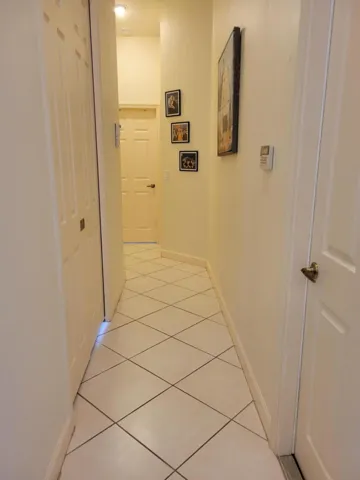 1000016381